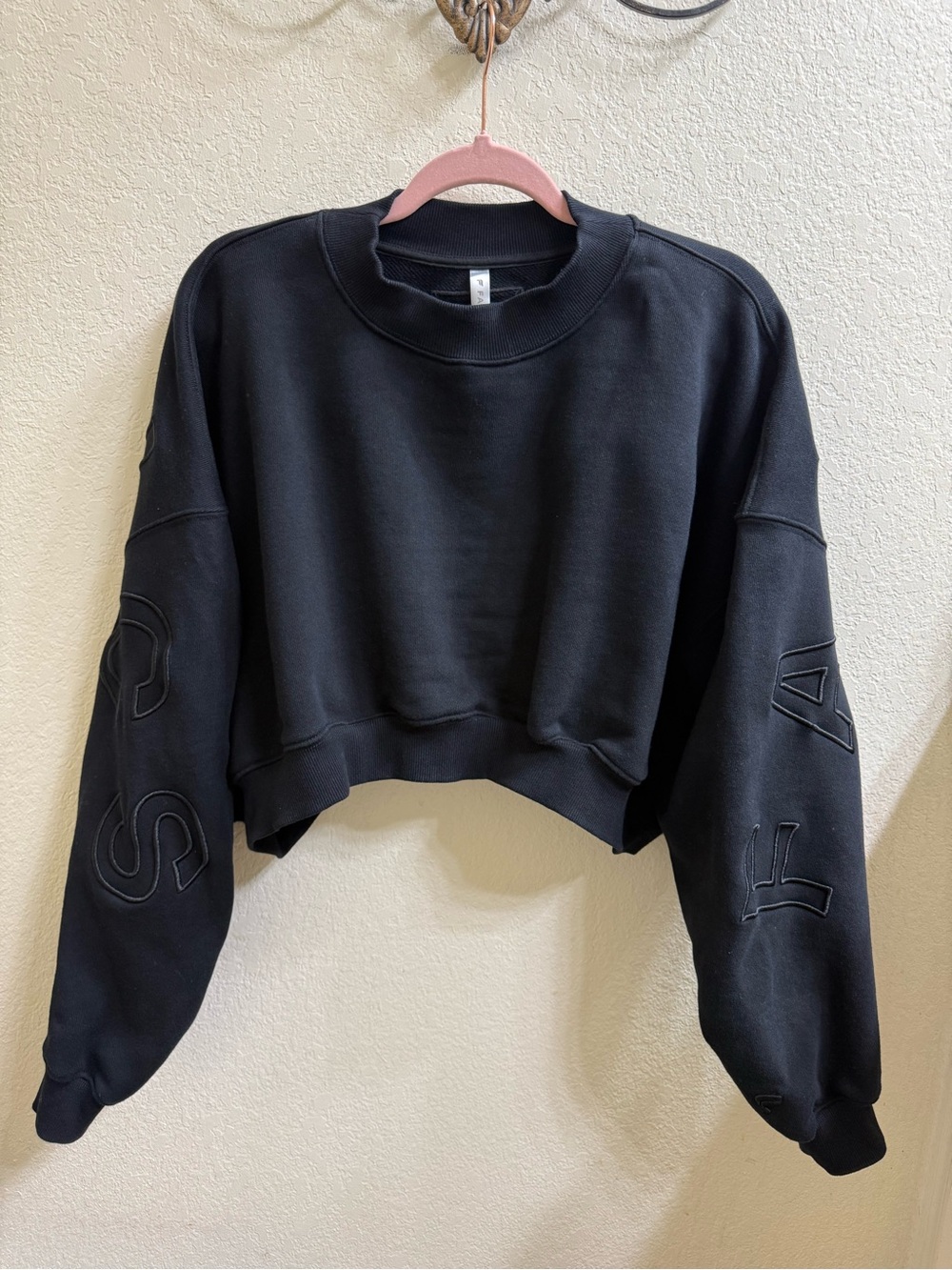 Black Fabletics Cropped Crewneck Sweatshirt - Size L